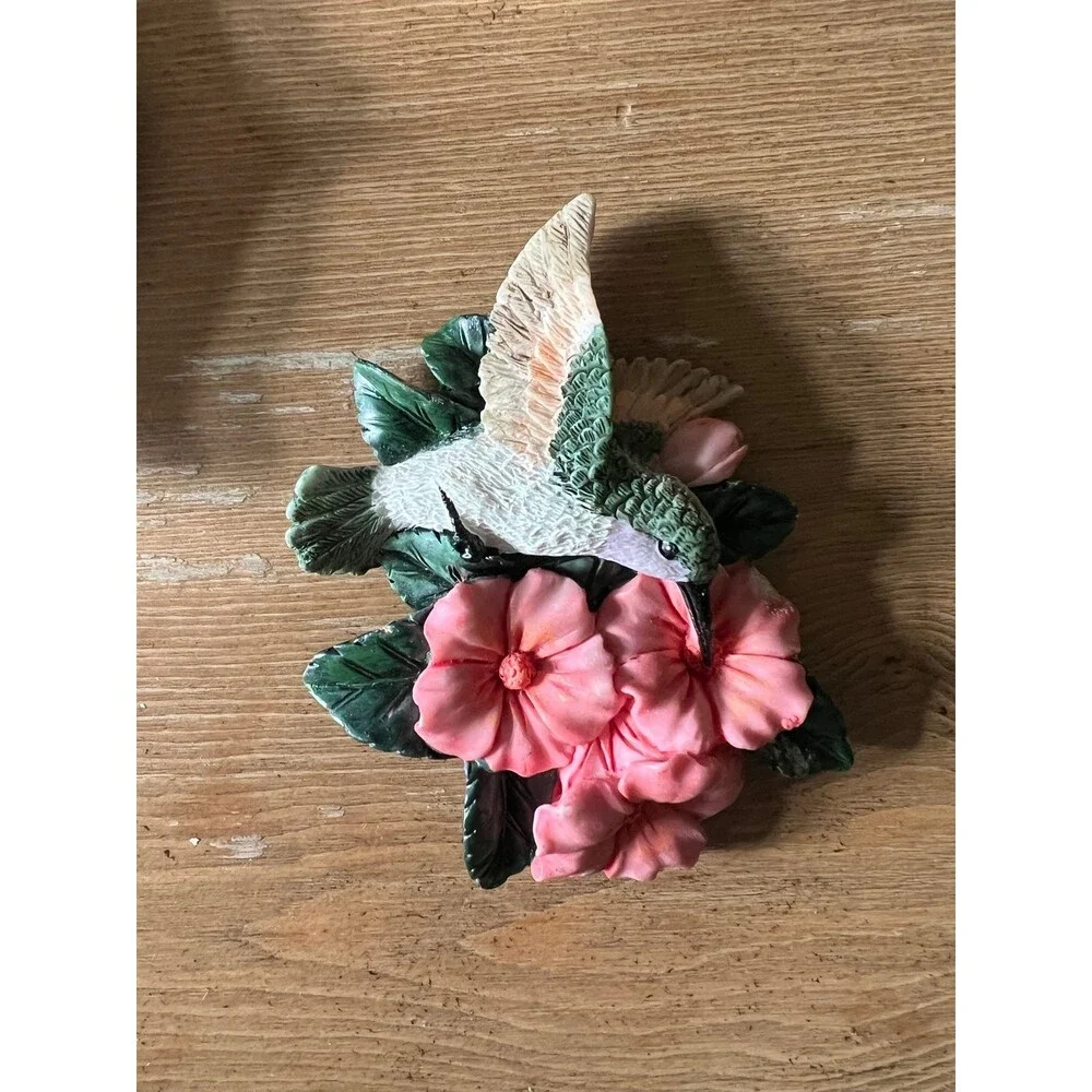 Ceramic Magnolia Bloom Floral Nightlight & 2 Hummingbird Bird Magnets - Picture 4 of 5